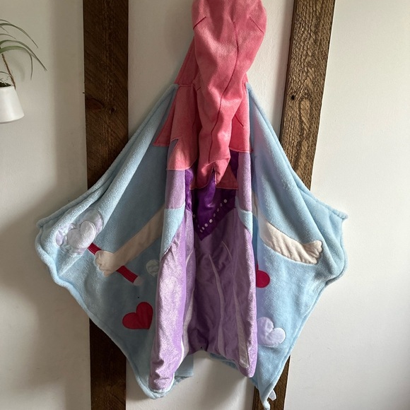 Adorable Kids Princess Hooded Fleece Towel Like New
27” x 52”
Bin OO - Picture 1 of 10